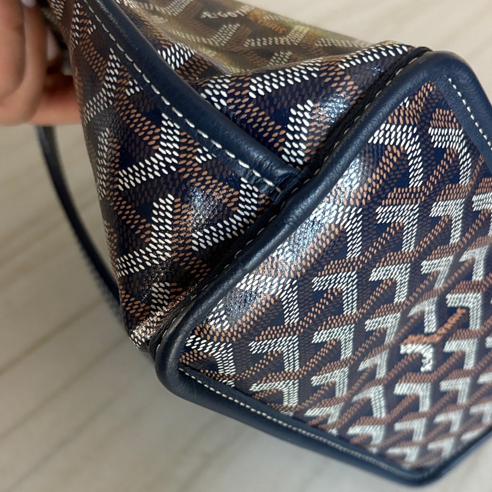 Goyard small tote in Navy - Picture 5 of 6